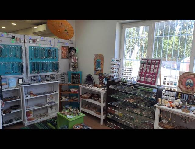 BUSINESS PROPERTY TO RENT IN WALMER